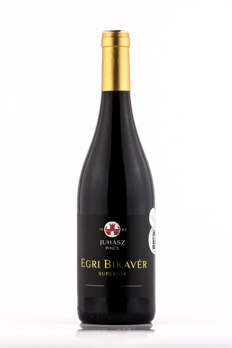 Egri Bikavér Superior  2015 száraz minőségi vörösbor